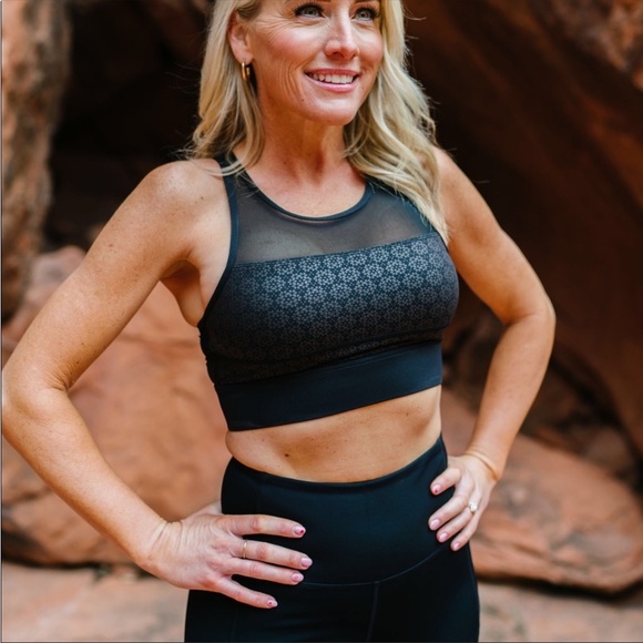 Zyia Black Flower Power All Star Bra NWT - Picture 2 of 4